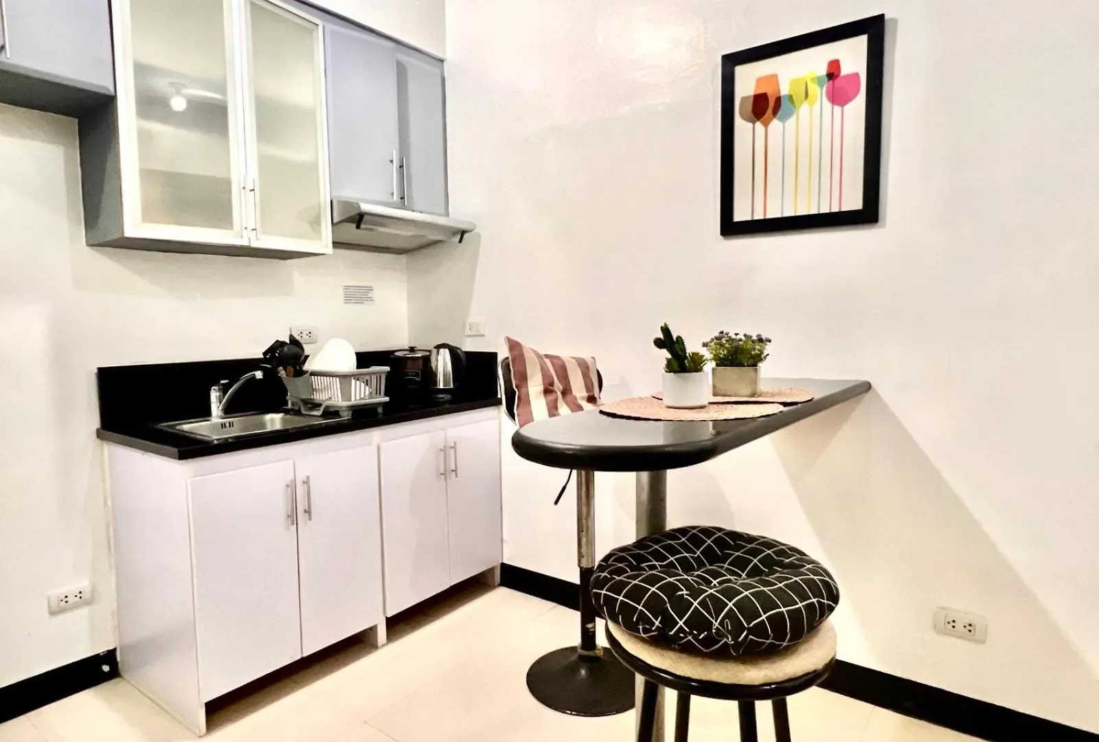 Bgc Mckinley Center Prime Accommodations Manila 0*,