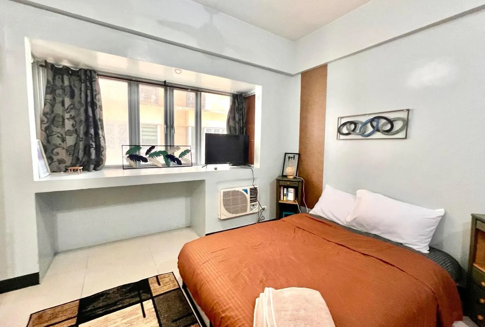 Bgc Mckinley Center Prime Accommodations Manila