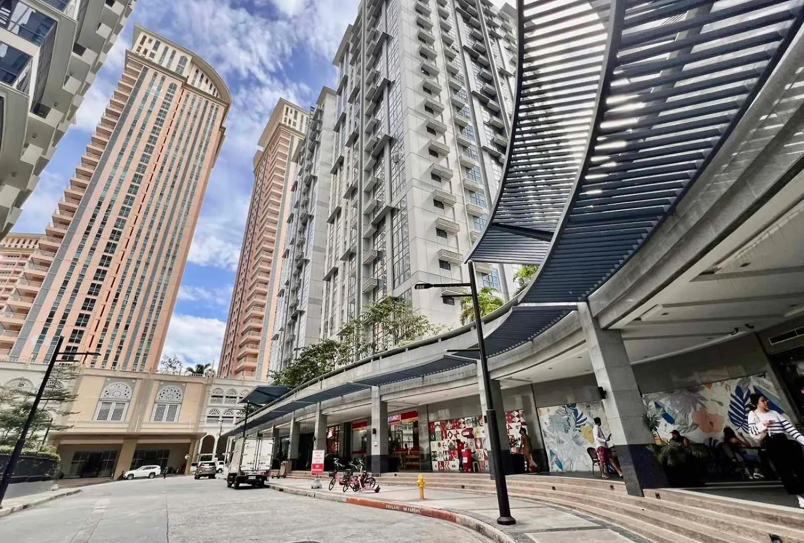 Hotel Bgc Mckinley Center Prime Accommodations Manila Philippines