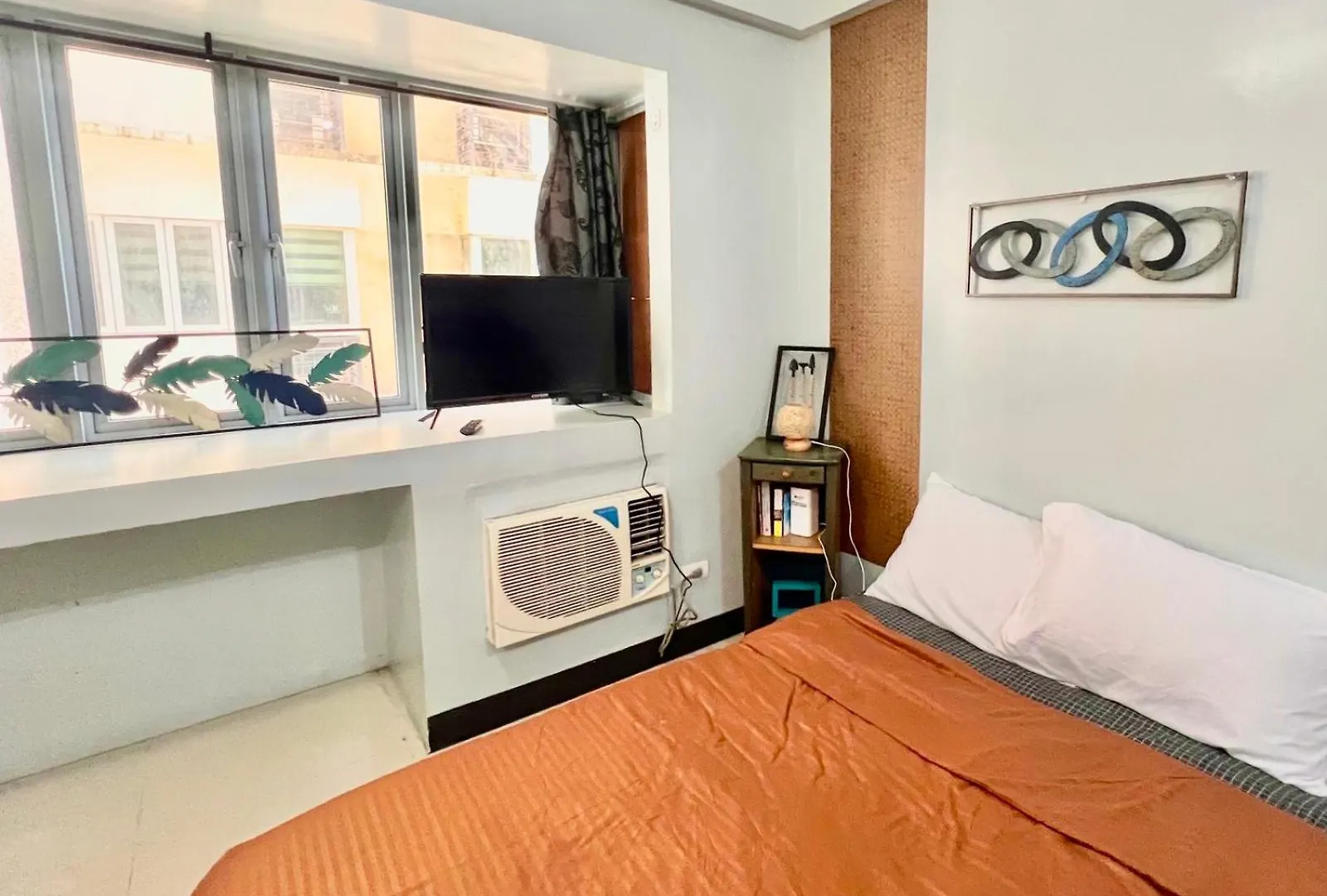 Bgc Mckinley Center Prime Accommodations Manila
